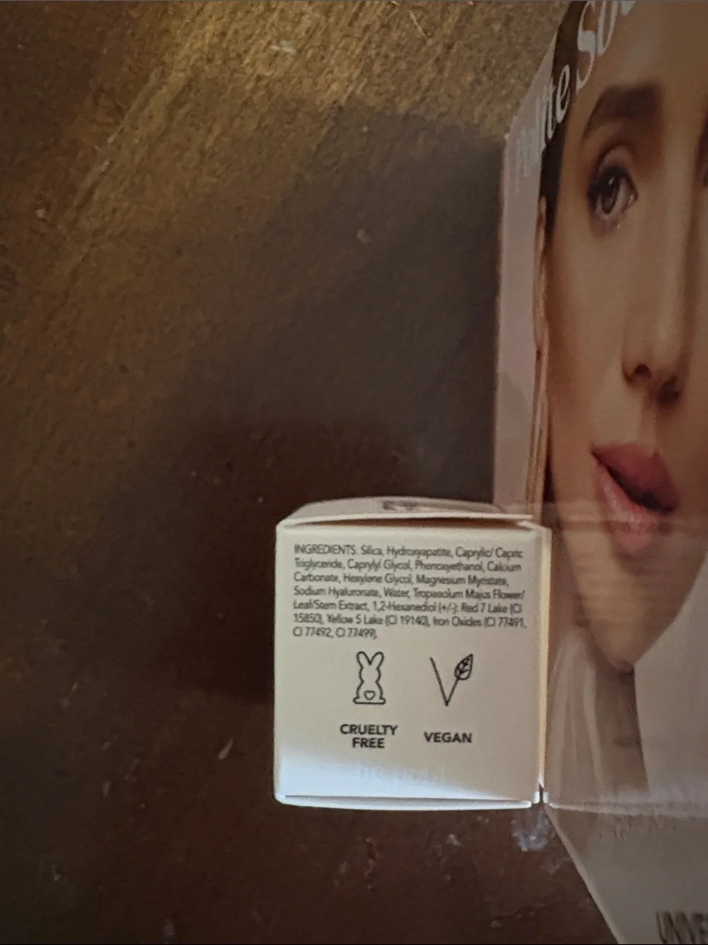 Polite Society Universal Translucent Loose Setting Powder